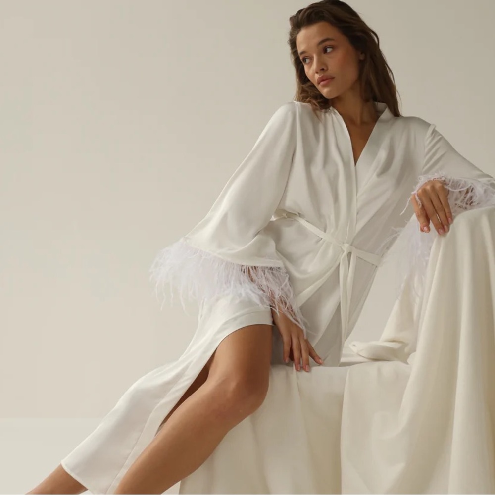 Therobeua Mia Feather Robe Long Sz Small White Bridal Robe